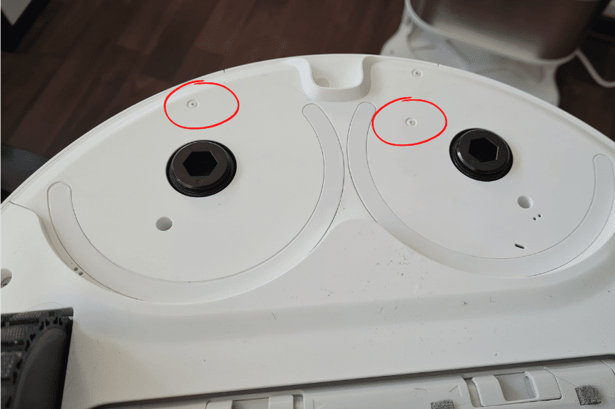 Форсунки для воды Dreame L10s Ultra крупным планом.